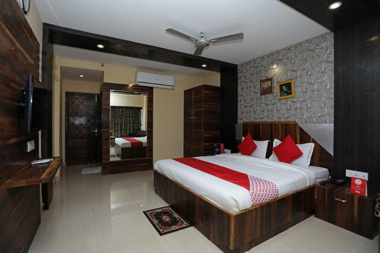 Oyo 4065 Hotel Richi Bhubaneswar Exteriör bild